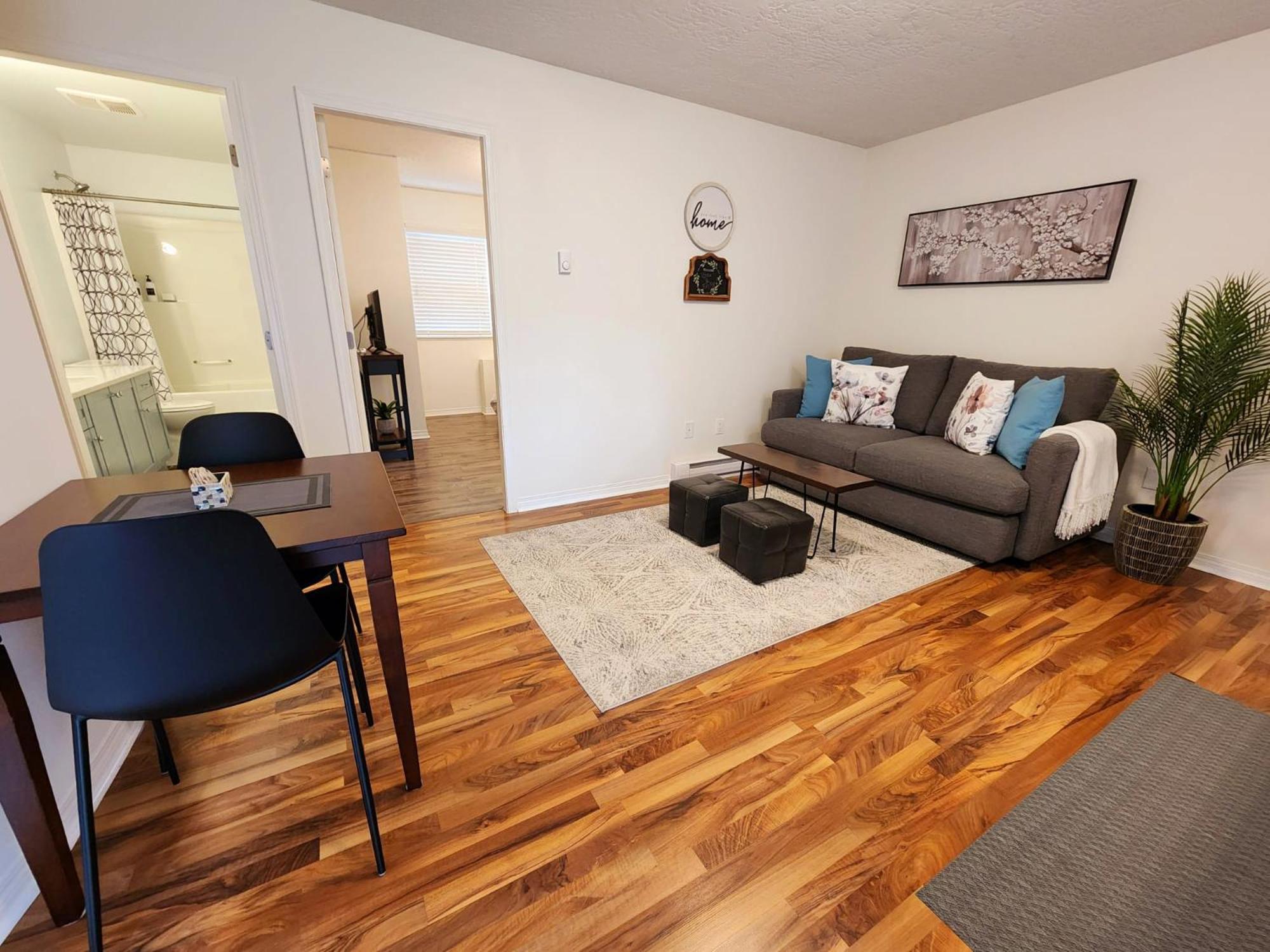 Adorable 1- Bedroom Suite In Langford Виктория Екстериор снимка